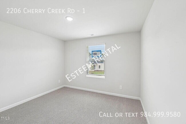 Building Photo - 2206 Cherry Crk Rd
