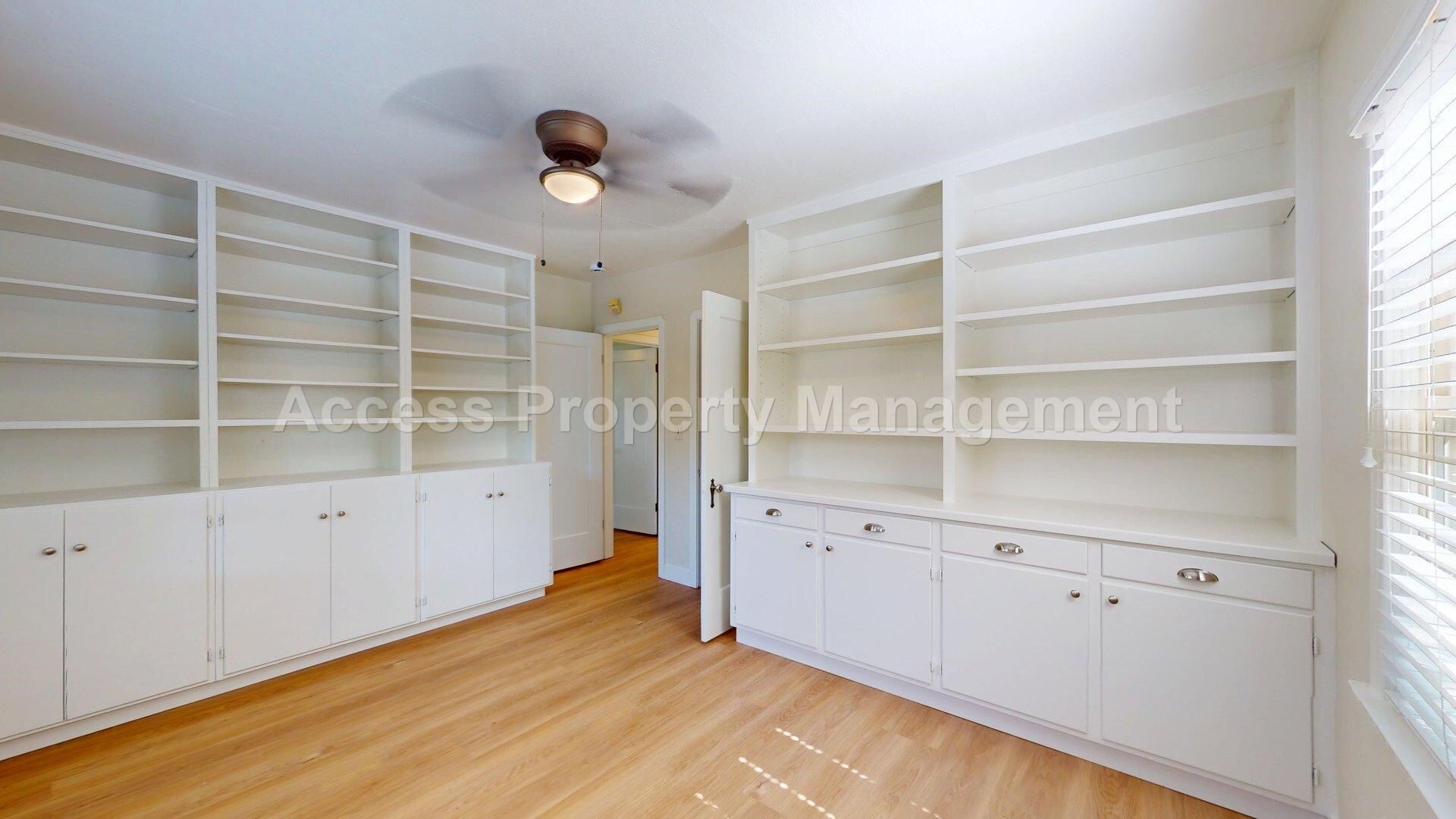 Building Photo - 1200 Sycamore St