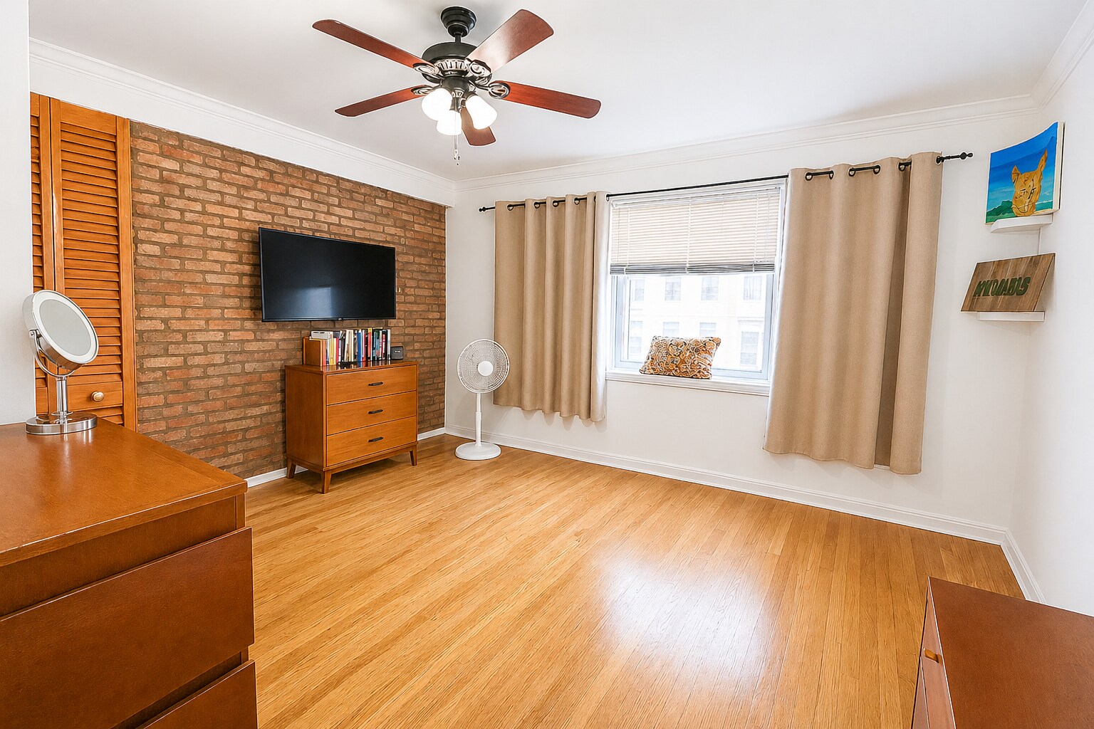 Building Photo - 446 W Arlington Pl