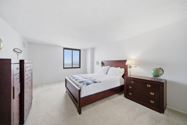 Building Photo - 2103 Harmon Cove Tower