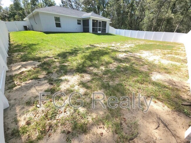 Building Photo - 8810 N Malibu Rd