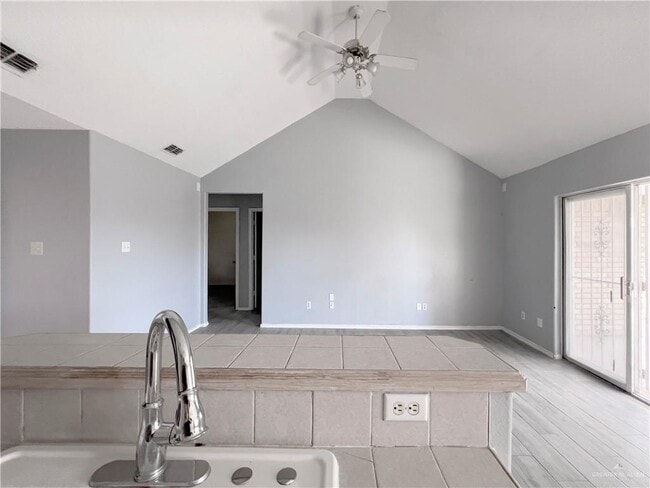 Building Photo - 28 N 38th St