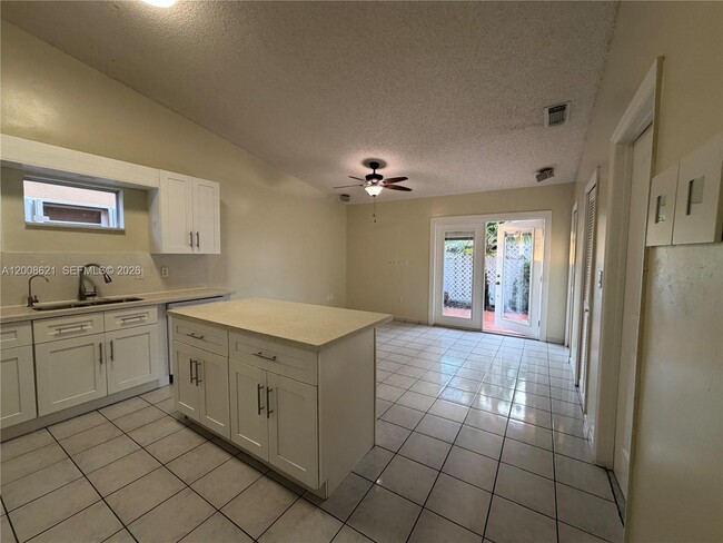 Building Photo - 3159 W 73rd Pl