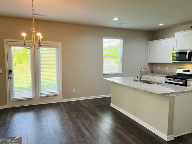 Building Photo - 19 White Spruce Wy