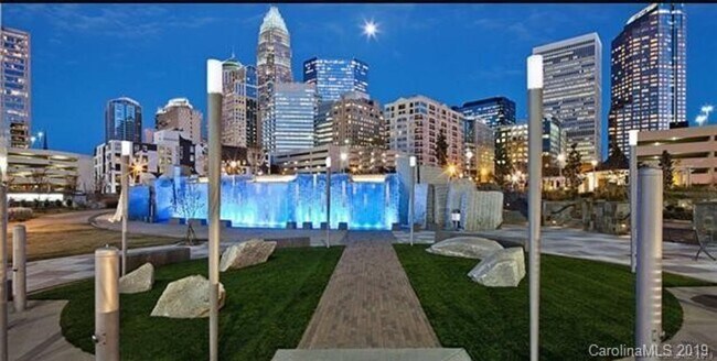 Building Photo - 1st Floor unit in Fourth Ward