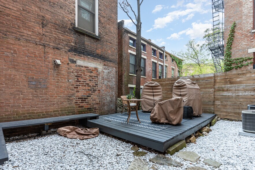 Building Photo - 213 Mulberry St