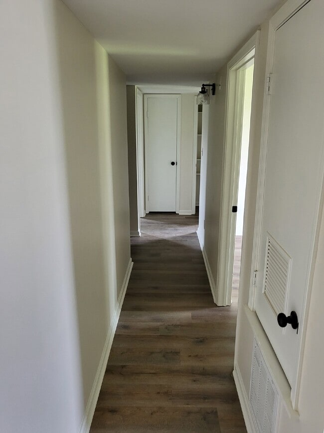 Building Photo - "Charming 3-Bed Home with Cozy 982 Sq. Ft. Living Space on Smith Avenue, Trumann!"