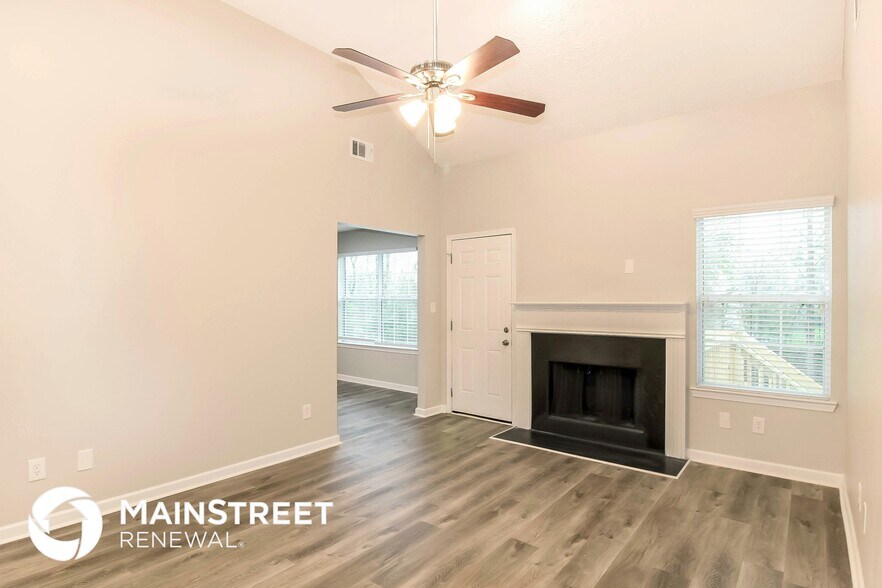 Building Photo - 1286 Live Oak Terrace