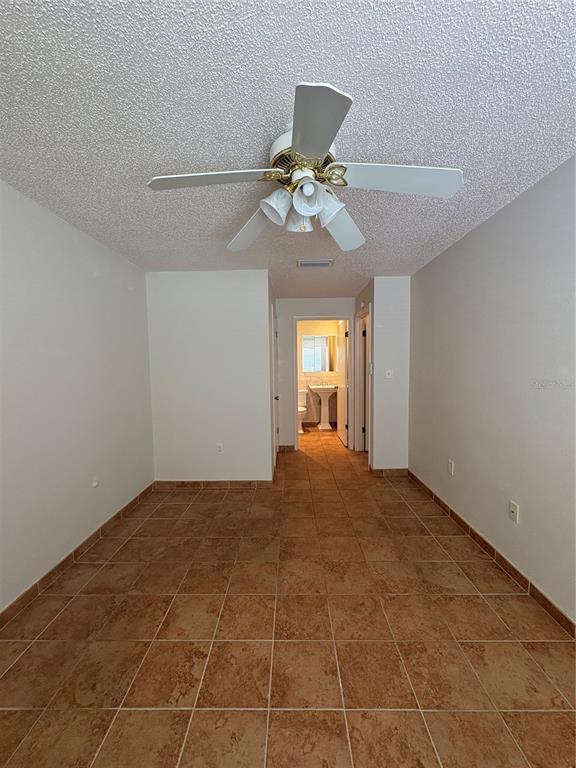 Building Photo - 6177 Chesham Dr