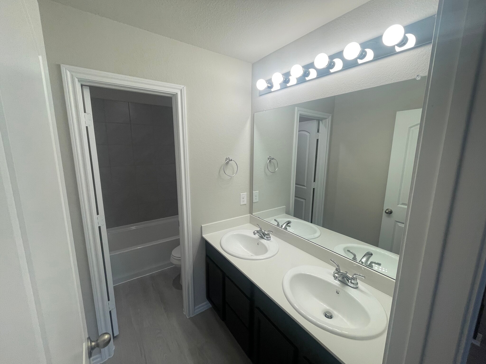 bathroom 2 - 2209 Greystone Dr