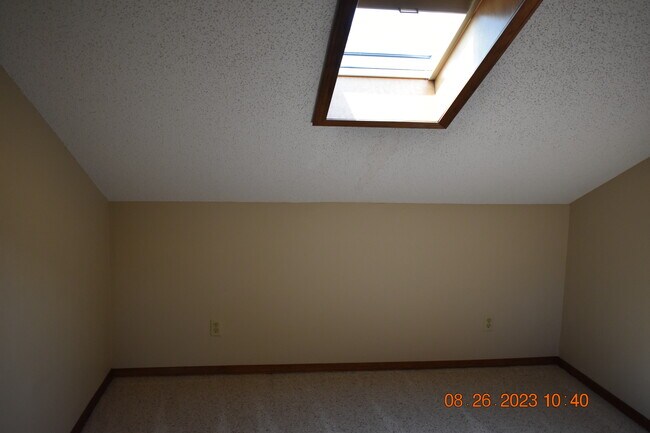 Stepdown room off Upstairs bedroom - 3126 Station Ct