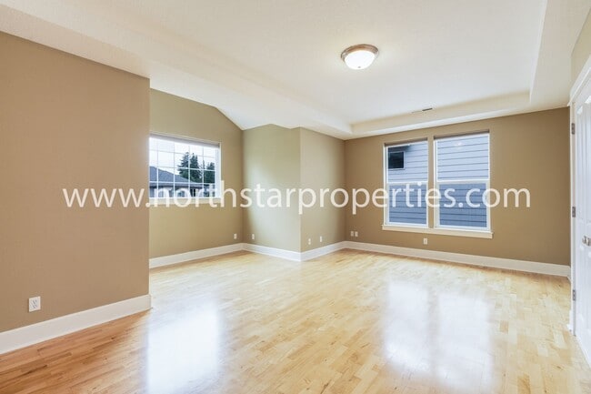 Building Photo - 20462 SW Arnold Pl