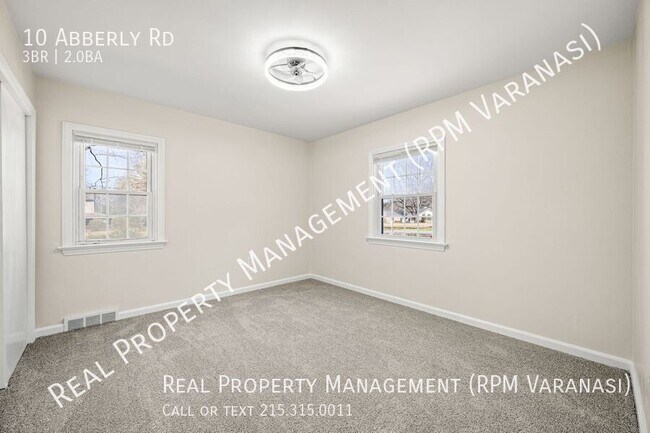 Building Photo - 10 Abberly Rd