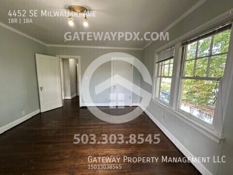 Building Photo - 4452 SE Milwaukie Ave