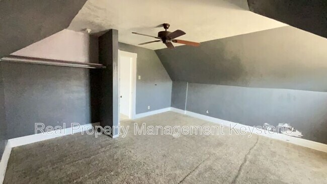 Building Photo - 705 E 18th Ave