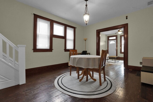 Building Photo - 180 E Patterson Ave