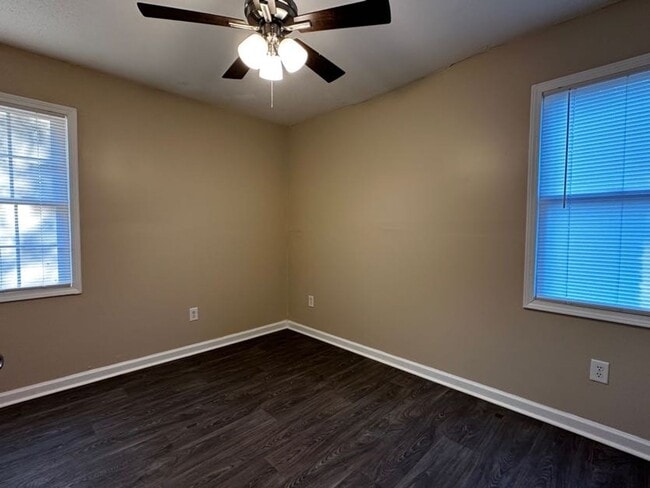 Building Photo - Duplex