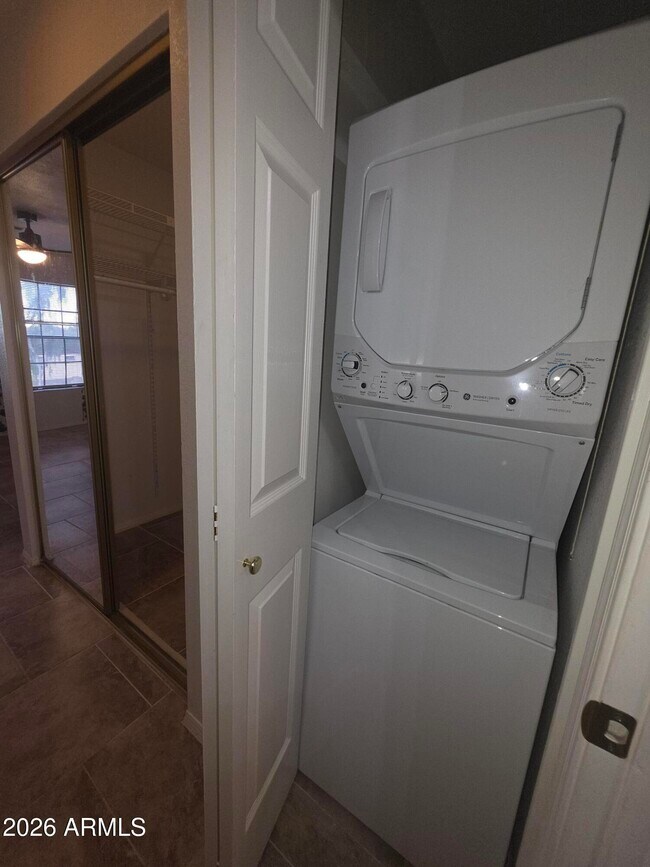 Building Photo - 2333 E Southern Ave