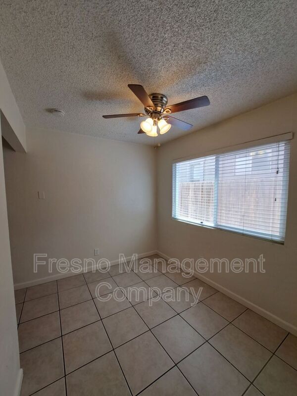 Building Photo - 122 N College Ave