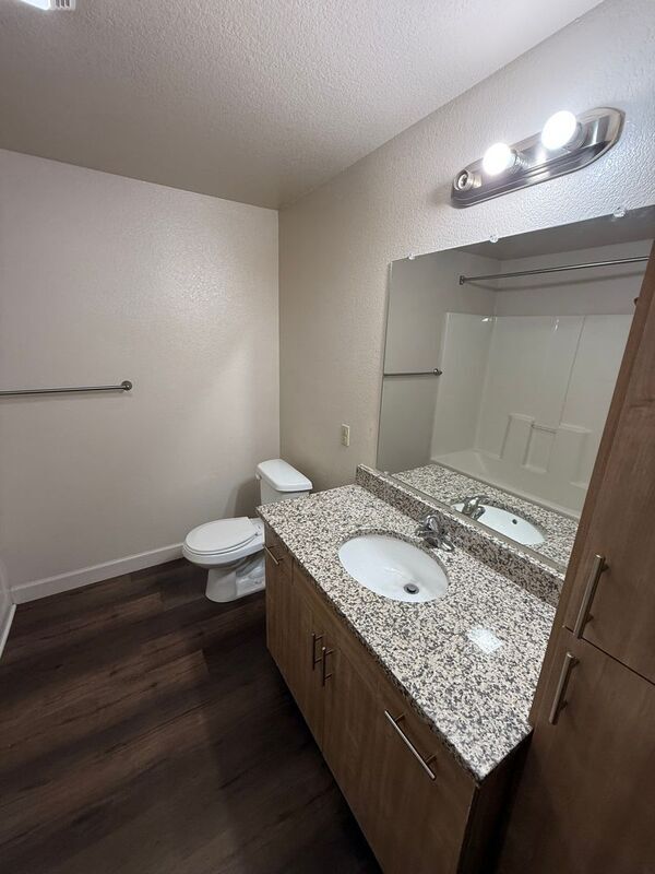 Building Photo - 1019 Boedies Dr