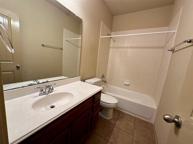 Building Photo - 6111 Grassy Haven Ln