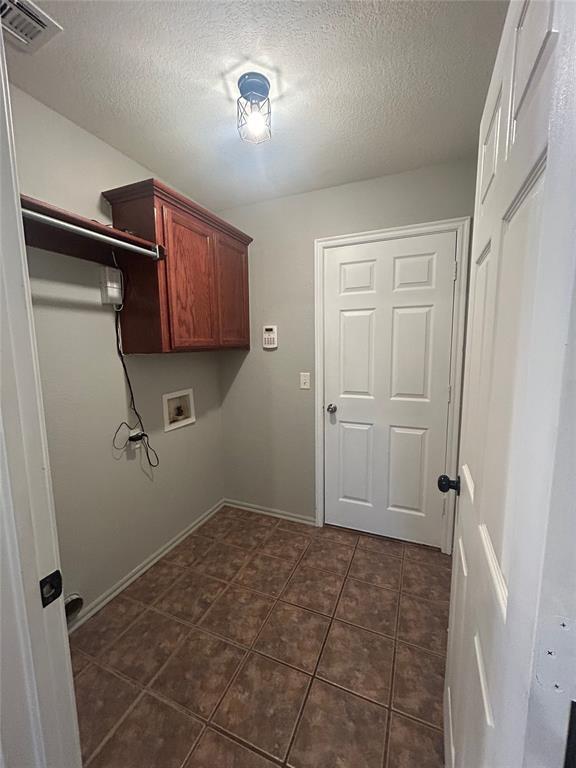 Building Photo - 1925 Olde School Rd