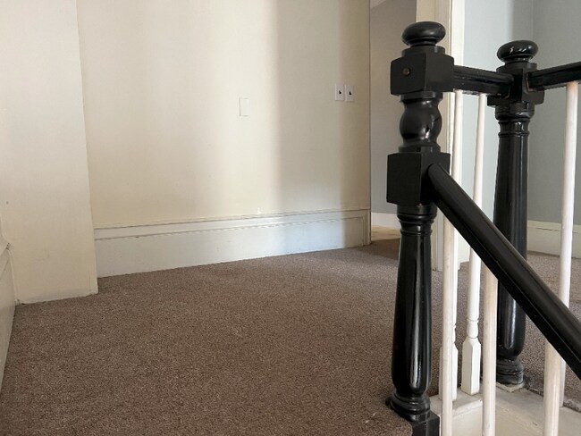 Building Photo - 16 Brown St