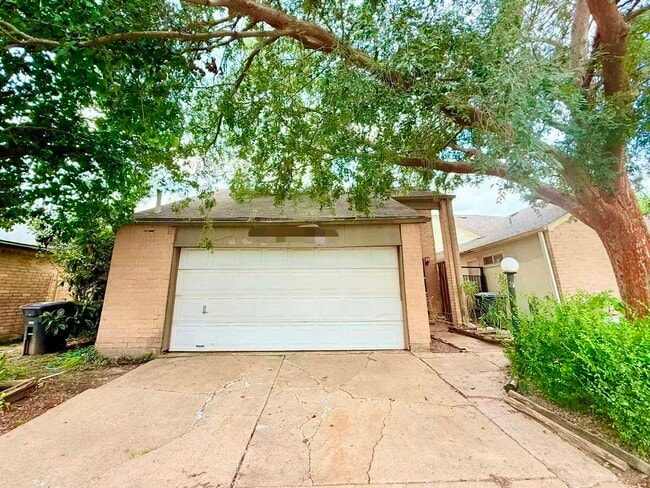 Building Photo - 6418 Gladewell Dr