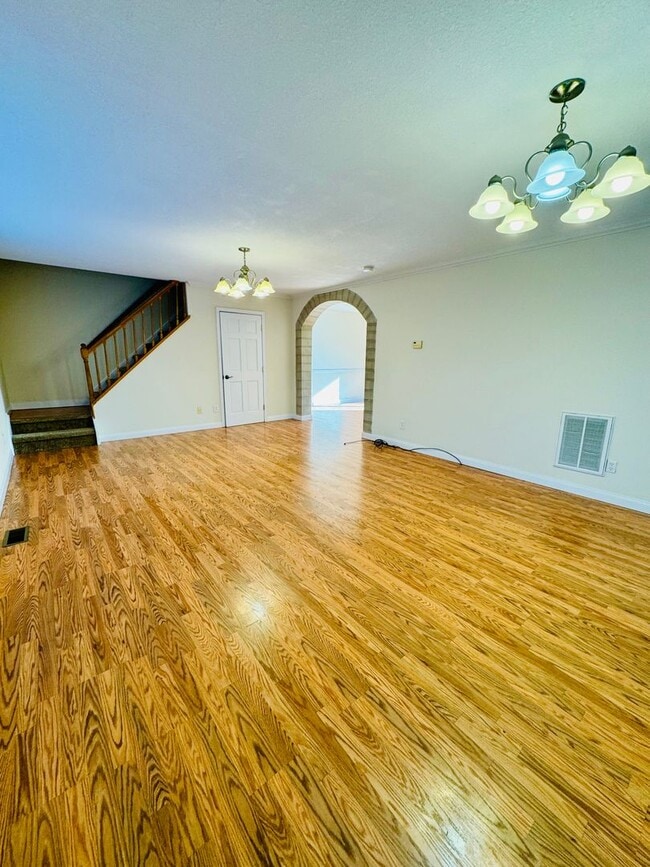 Building Photo - Duplex for Rent in TA school District