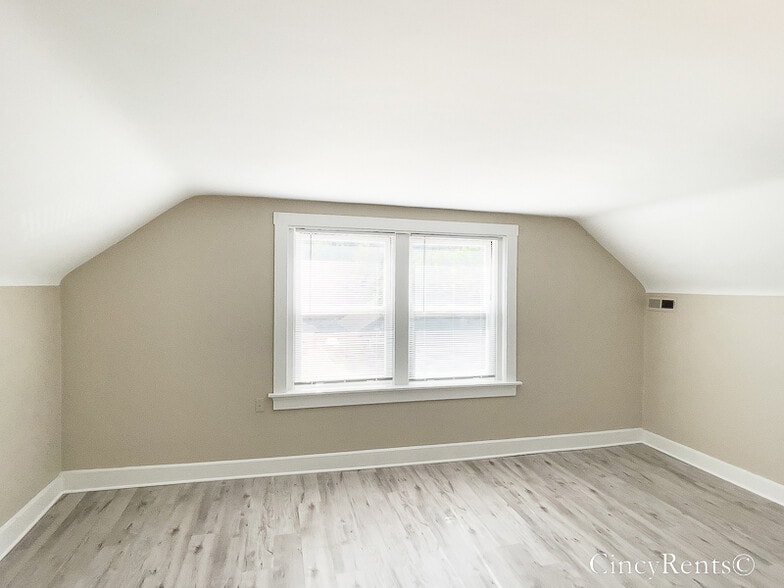 Building Photo - 3718 Ault Park Ave