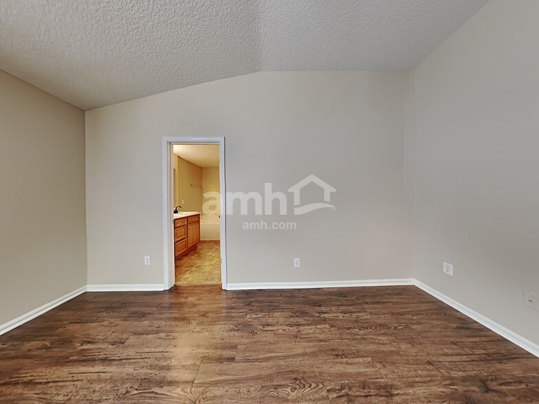 Building Photo - 160 Old Hickory Forest Rd