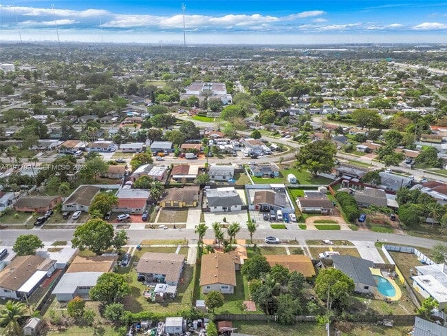 Building Photo - 6863 SW 21st St