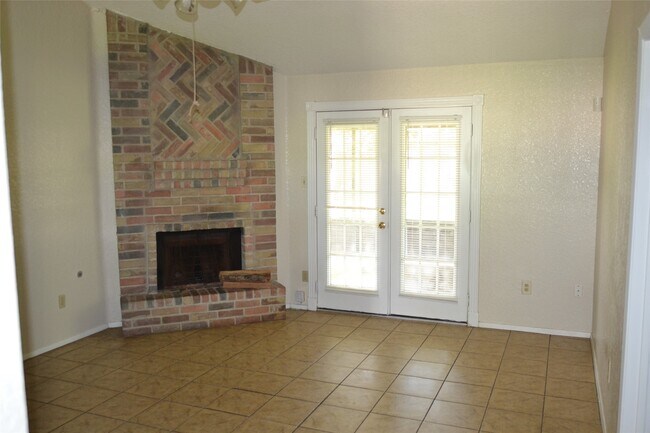 Building Photo - 3007 Windemere Dr