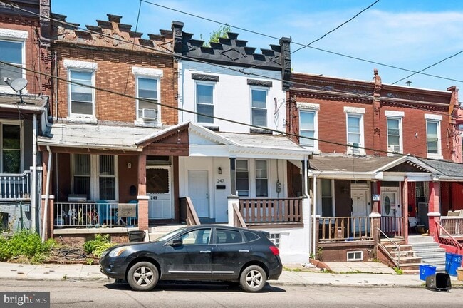 Building Photo - 247 Berkley St
