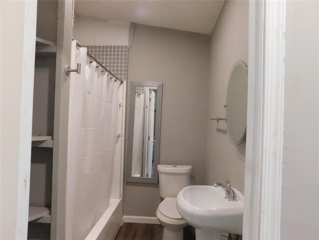 Building Photo - 21702 Island Lake Loop E