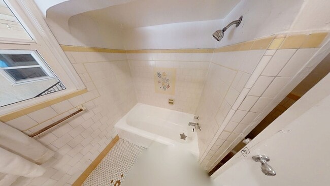 Building Photo - Fresh 3BR/2BA • Pet Friendly • Garage • Mo...