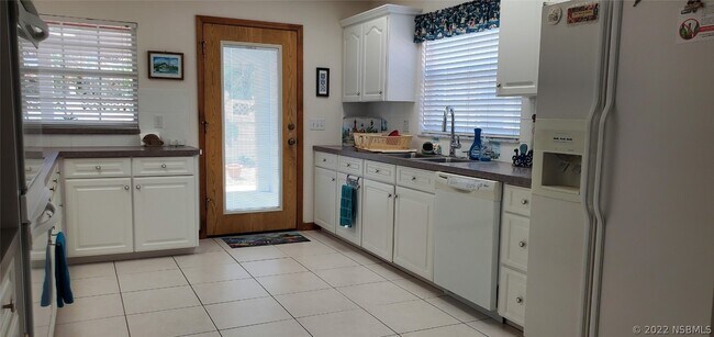 Building Photo - 239 Kirkland Rd