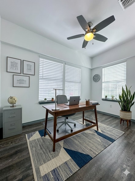 Building Photo - 802 Montana St