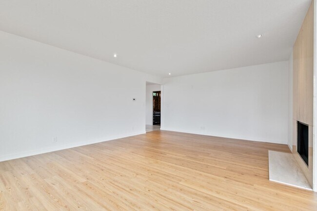 Building Photo - 4Bd/3Ba Seattle House