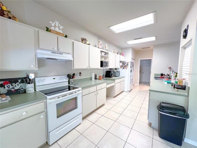 Building Photo - 4332 NW 34th Dr