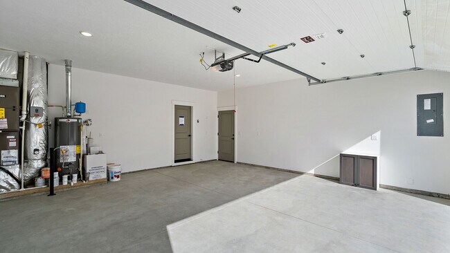 Building Photo - Knobcone