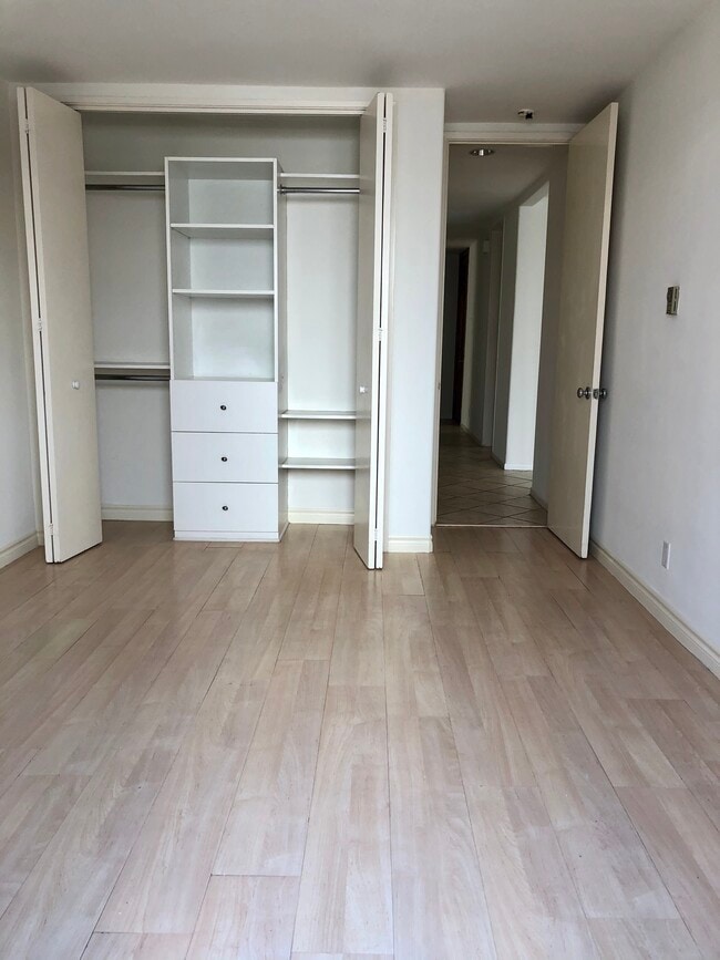 Building Photo - 813 15th St