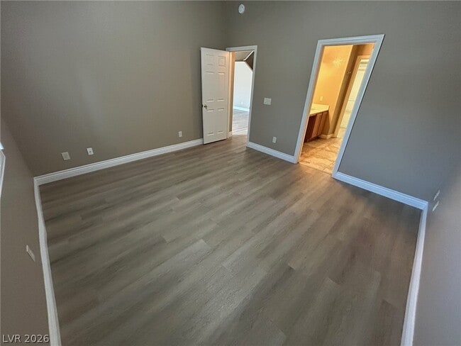 Building Photo - 907 Majestic Oak St