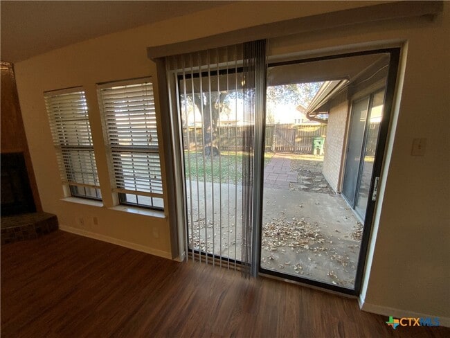 Building Photo - 2429 Canyon Creek Dr