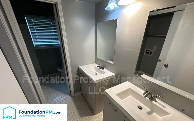 Building Photo - 2564 Lynnfield Rd