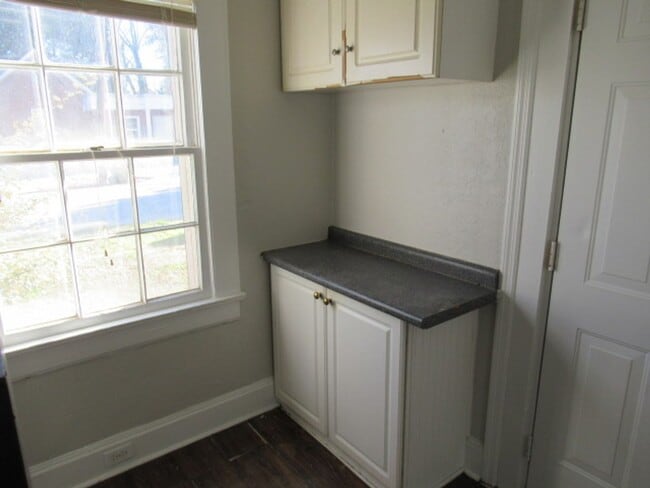 Building Photo - 1404 Maple St