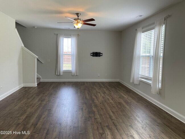 Building Photo - 3135 S Rocklund Ct