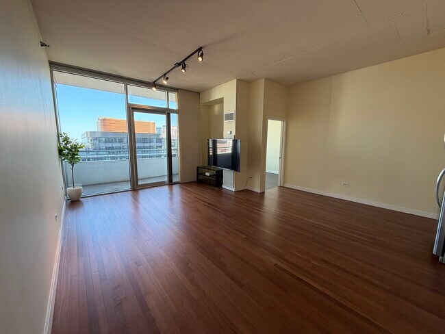 Building Photo - 1720 S Michigan Ave