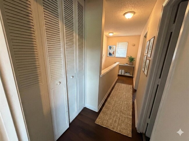 Building Photo - 1036 Ellen Dr