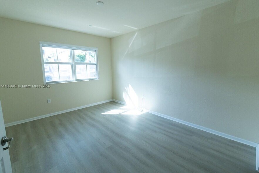 Building Photo - 8740 NW 97th Ave